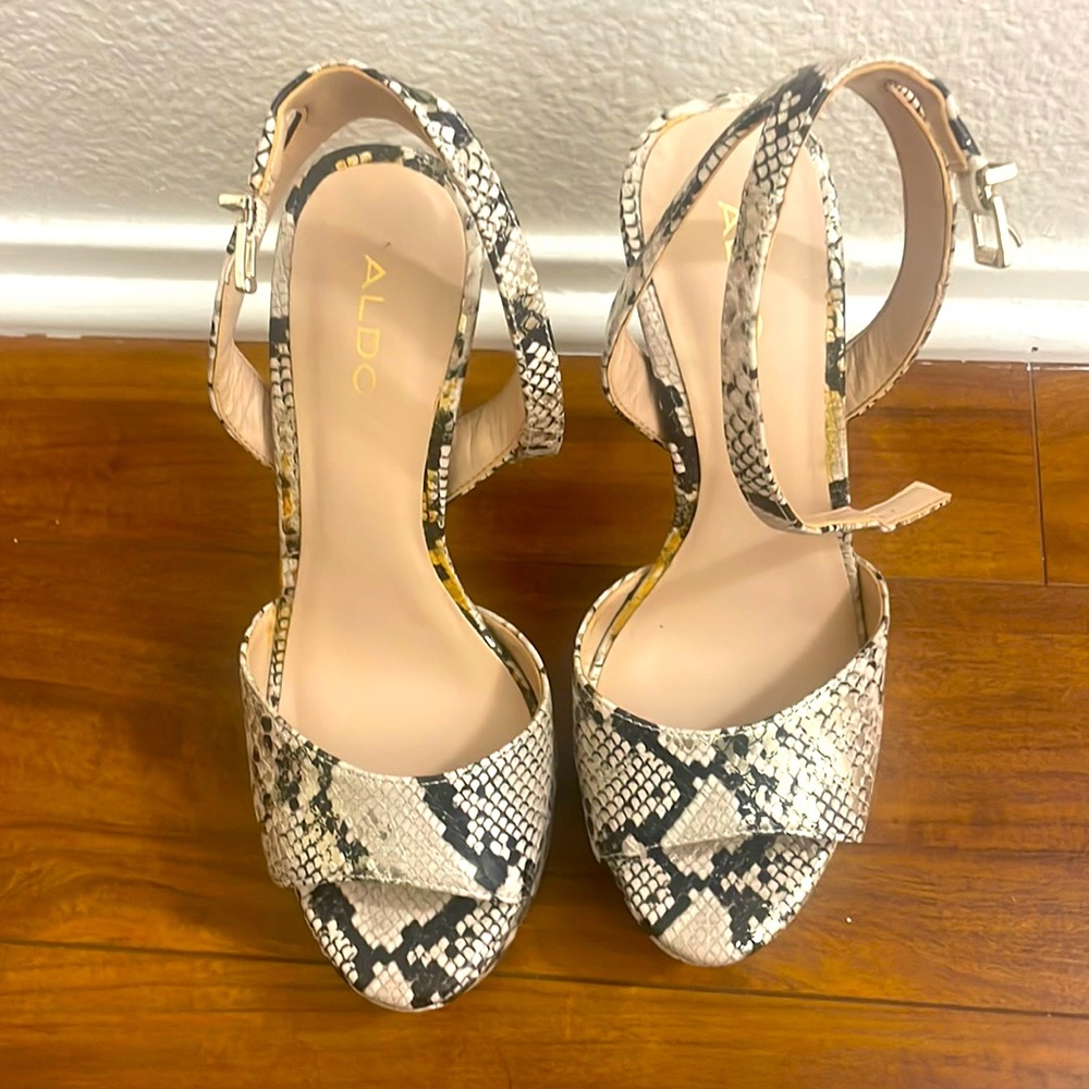Aldo Platform heels size 6.5